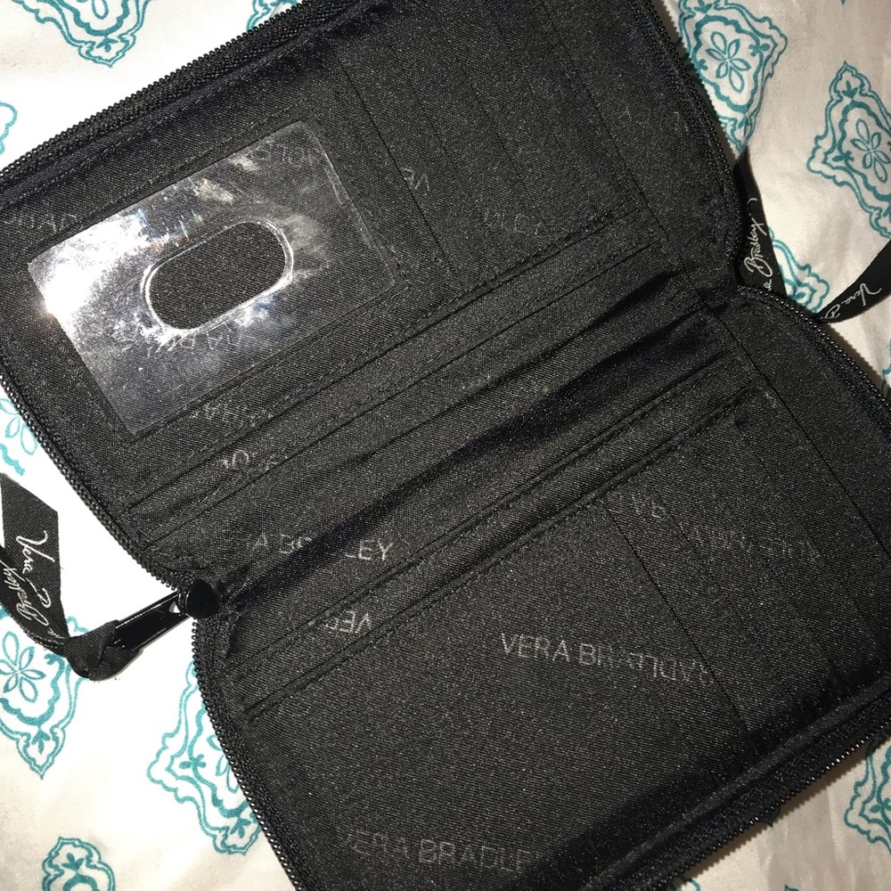 Vera Bradley wristlet - Picture 4 of 4